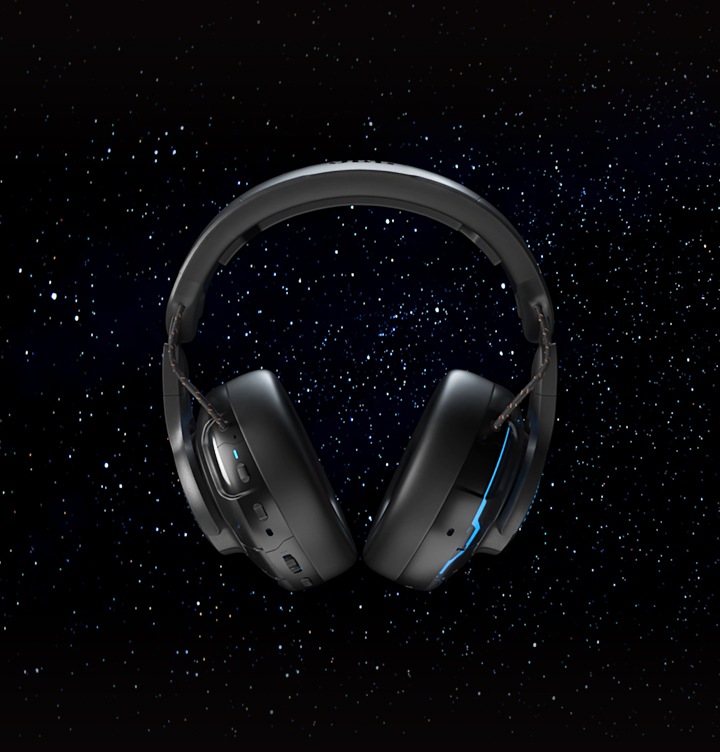 퀀텀 ONE의 정면 이미지입니다. 제품에서는 푸른색 라이팅 효과가 나오고있습니다.