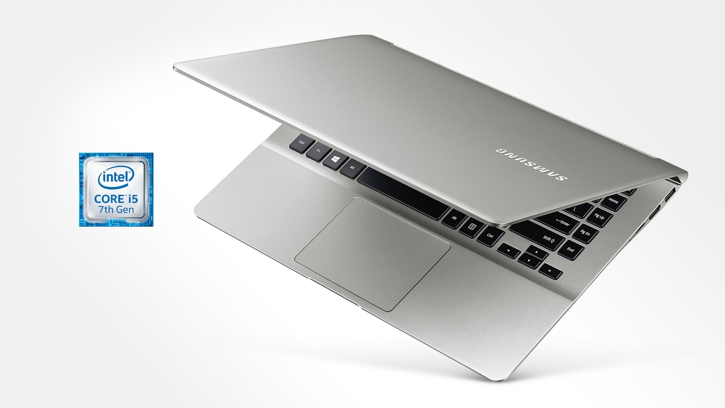 제품이 있고 왼쪽에 intel core i5 로고가 있습니다.