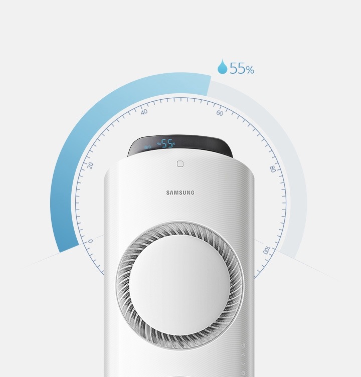 삼성 스마트 에어컨 Q9000의 디스플레이와 상단 바람문이 클로즈업되어 보이며, 에어컨 주위로 55 %를 표현하는 인포그라픽이 보이고 있습니다.
