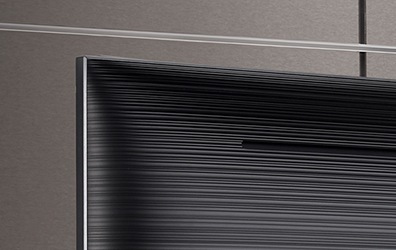 TV 뒷모습이 보입니다.