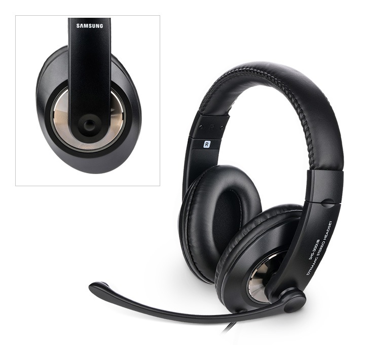 화면 중앙 제품 측면이 보여지고 있습니다.