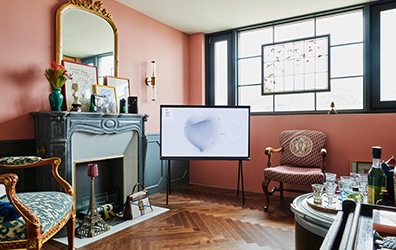 정면에 TV가 있는 인테리어 이미지 입니다.