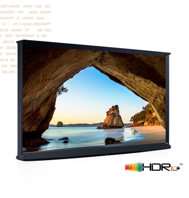 TV 화면에 해변 동굴이 나오고 있고 HDR 10+ 로고가 있습니다.