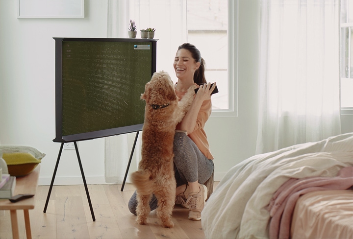 TV가 놓인 침실 인테리어 이미지 