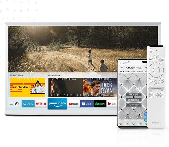 리모컨으로 TV 조작하는 이미지