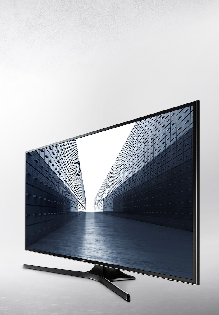 화면 중앙에 삼성 UHD TV 2개가 보여지고 있으며, 왼쪽 측면 30도 모습과 오른쪽 측면 30도 모습이 보여지고 있습니다.