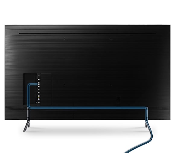 TV 후면을 보여주어 클린 케이블 솔루션을 설명하고 있습니다.