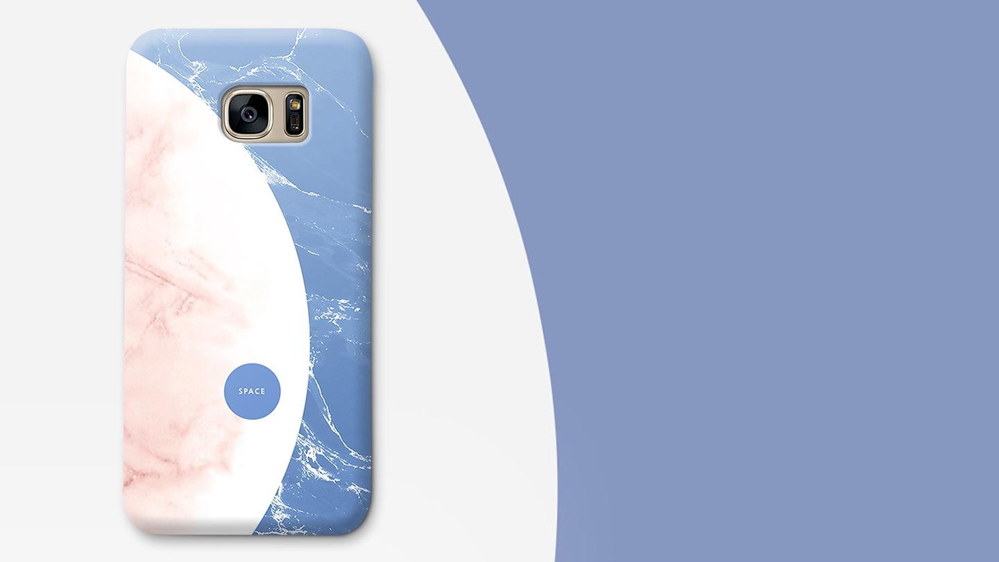 커버는 파란색 배경에 큰 하얀색 원이 반쯤 보이고 그 안에 작은 파란색 원이 있으며, 가장 작은 원안에 SPACE라는 문구가 있습니다. 커버 디자인의 확확된 이미지가 배경으로 보여집니다.