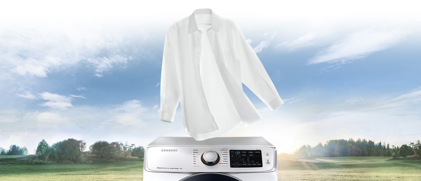 상쾌한 자연경관과 그랑데 위로 깨끗한 빨래가 멋지게 흔들리고 있습니다.