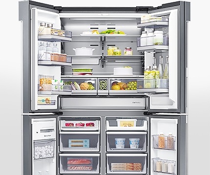 셰프컬렉션 문이 모두 열려져 다양한 식재료들이 보여지는 이미지입니다.