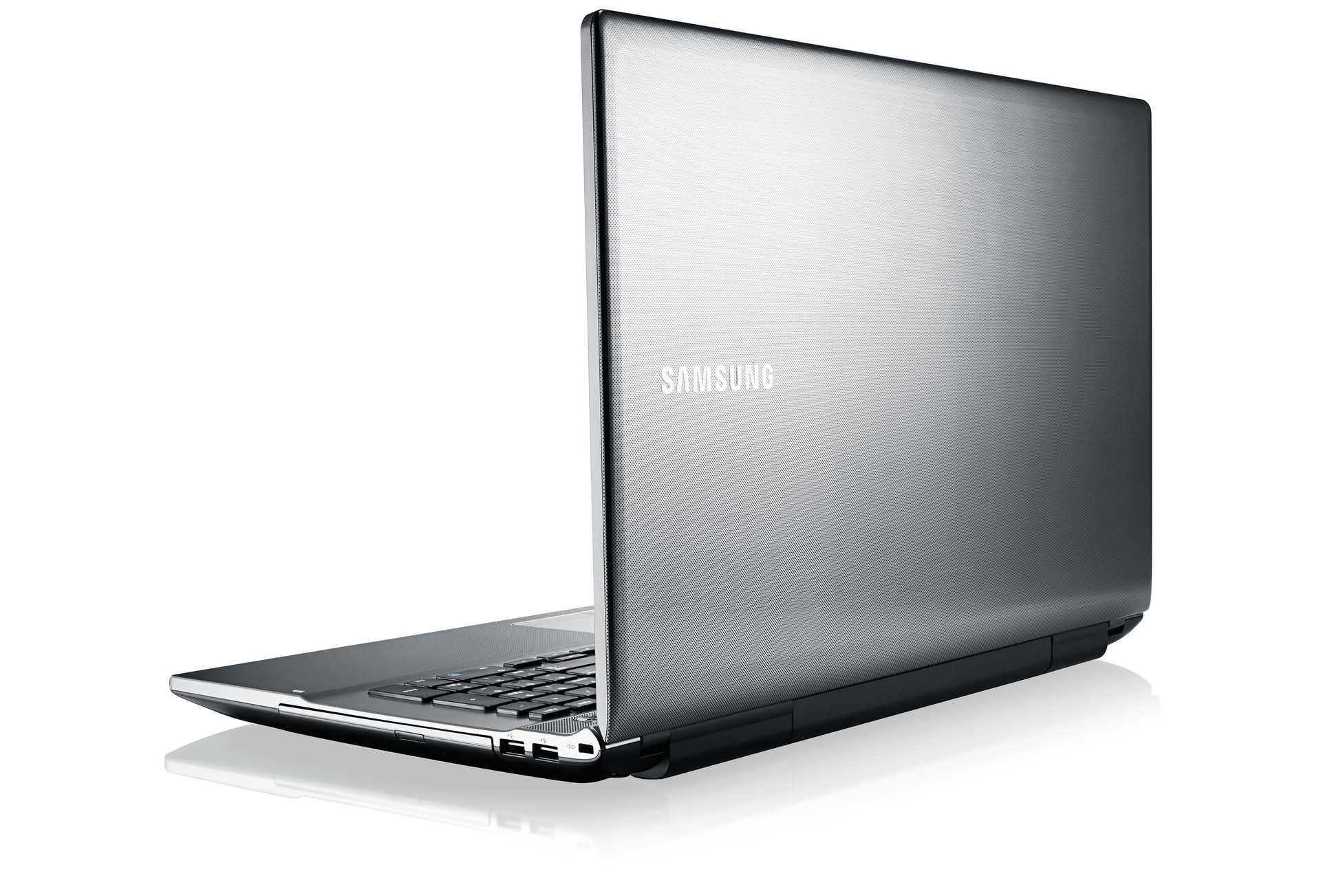 노트북 시리즈 5 (43.9cm)
NT550P7C-S69L
Core™ i5/1TB HDD