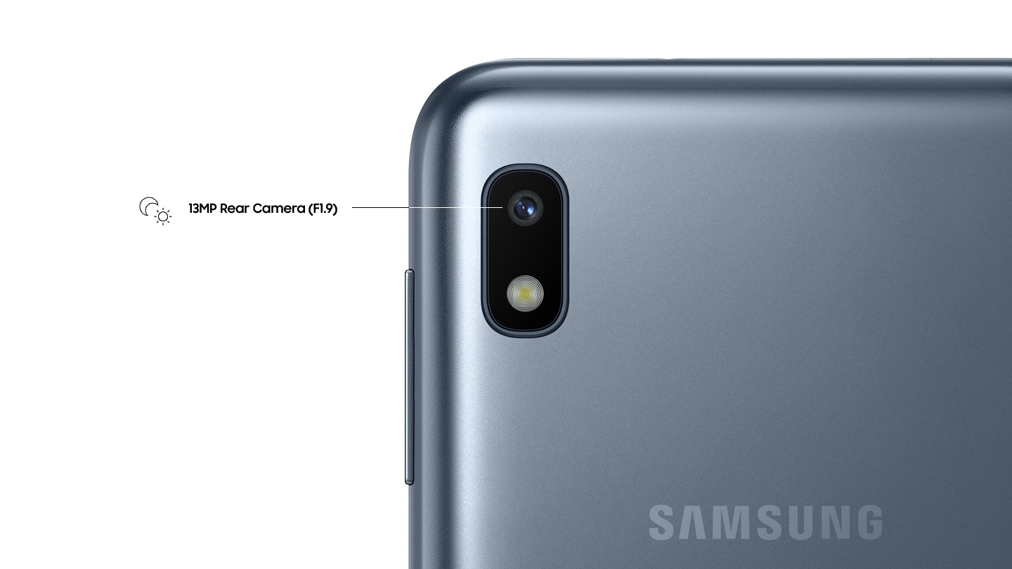 Samsung Galaxy A10, vue arrière de couleur noire avec caméra arrière 13MP