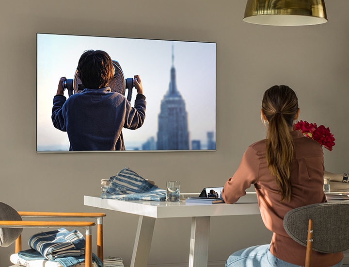 Samsung Premium UHD 4K Smart TV NU8000 Series 8 - Content Sync & Share - connect Samsung smart devices with the TV