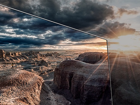 Enhanced display with Quantum HDR 1500 on Samsung QLED Smart TV