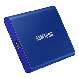 มุมมองด้านข้างของหน่วยความจำ Samsung Portable T7 SSD (สีน้ำเงิน) แสดงโลโก้ Samsung