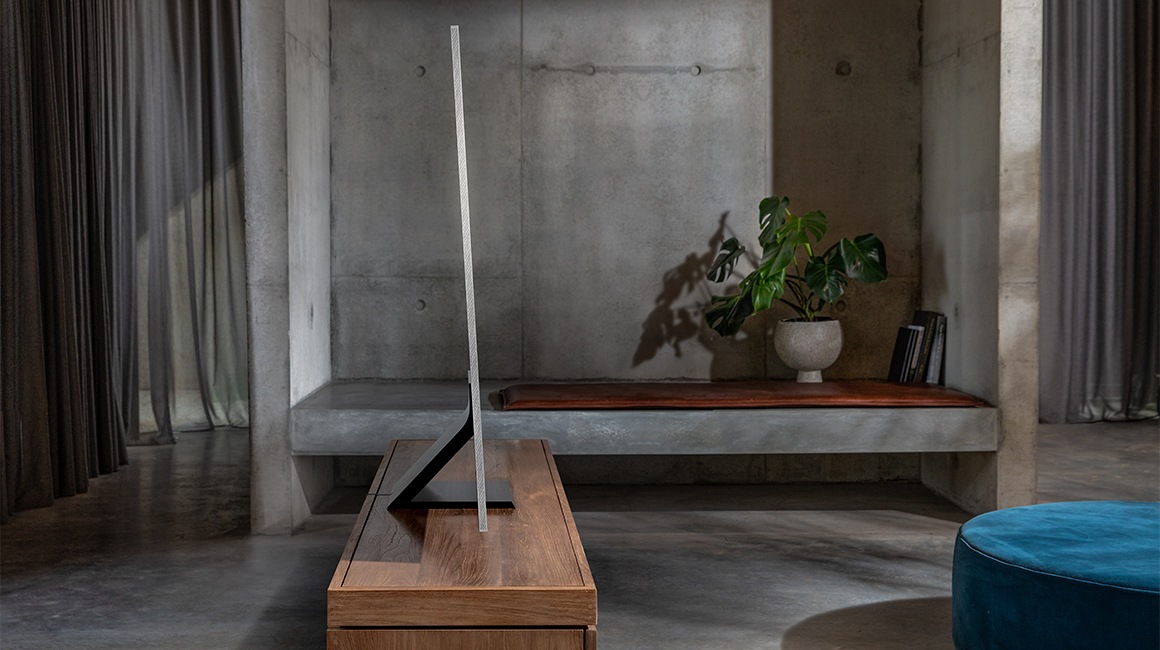Side view of QLED TV