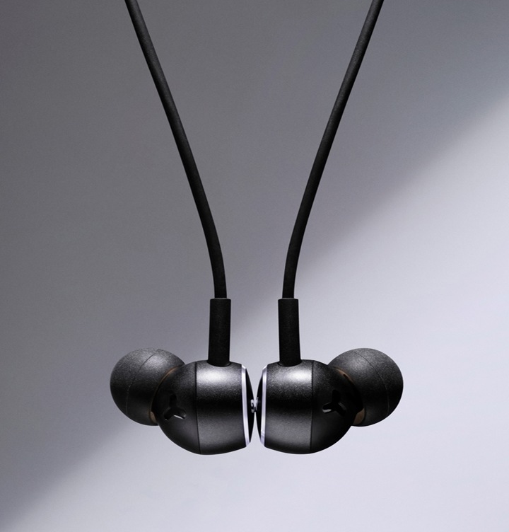 ambient aware akg