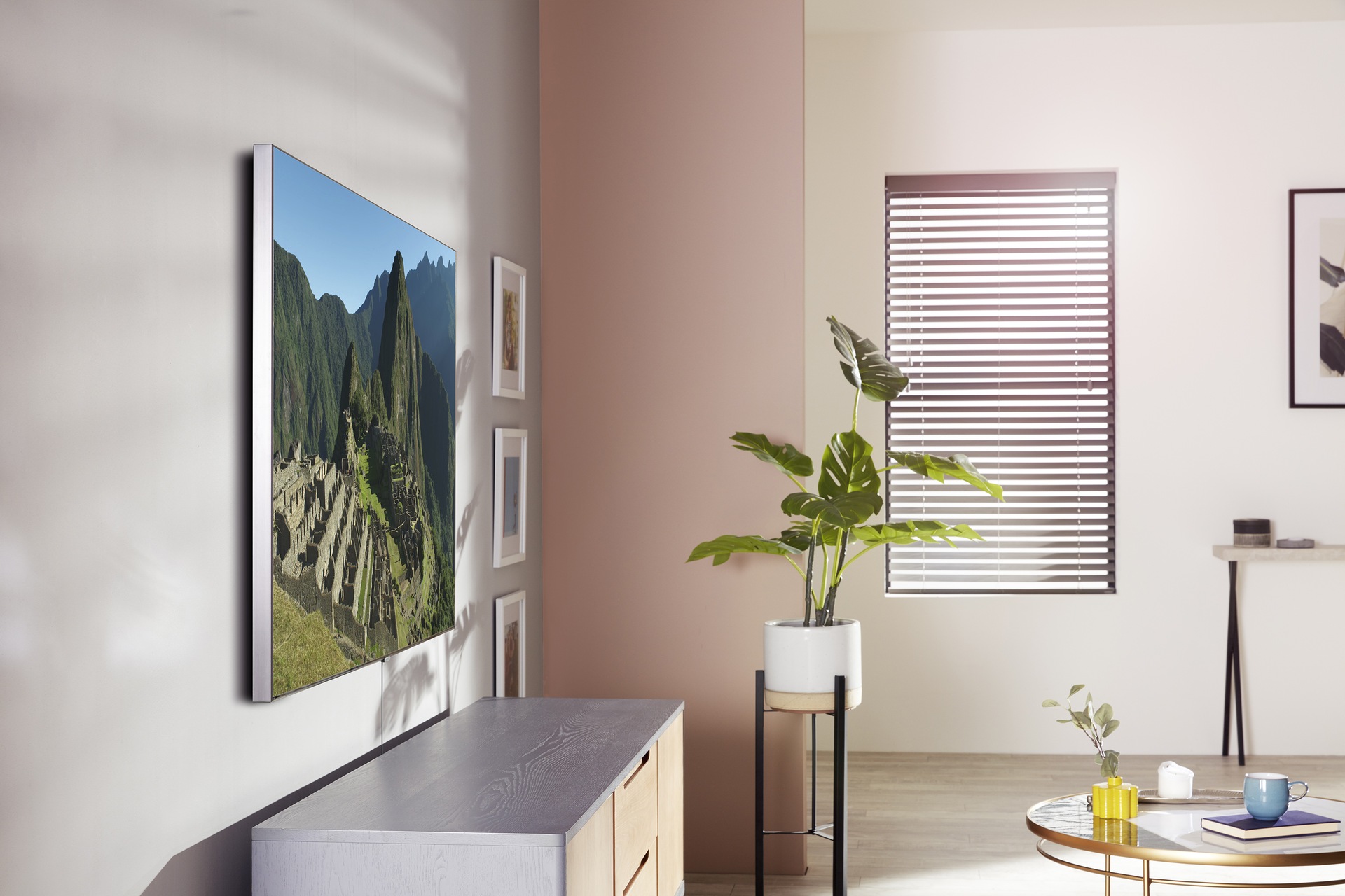 Wall-mounted Lifestyle Image
