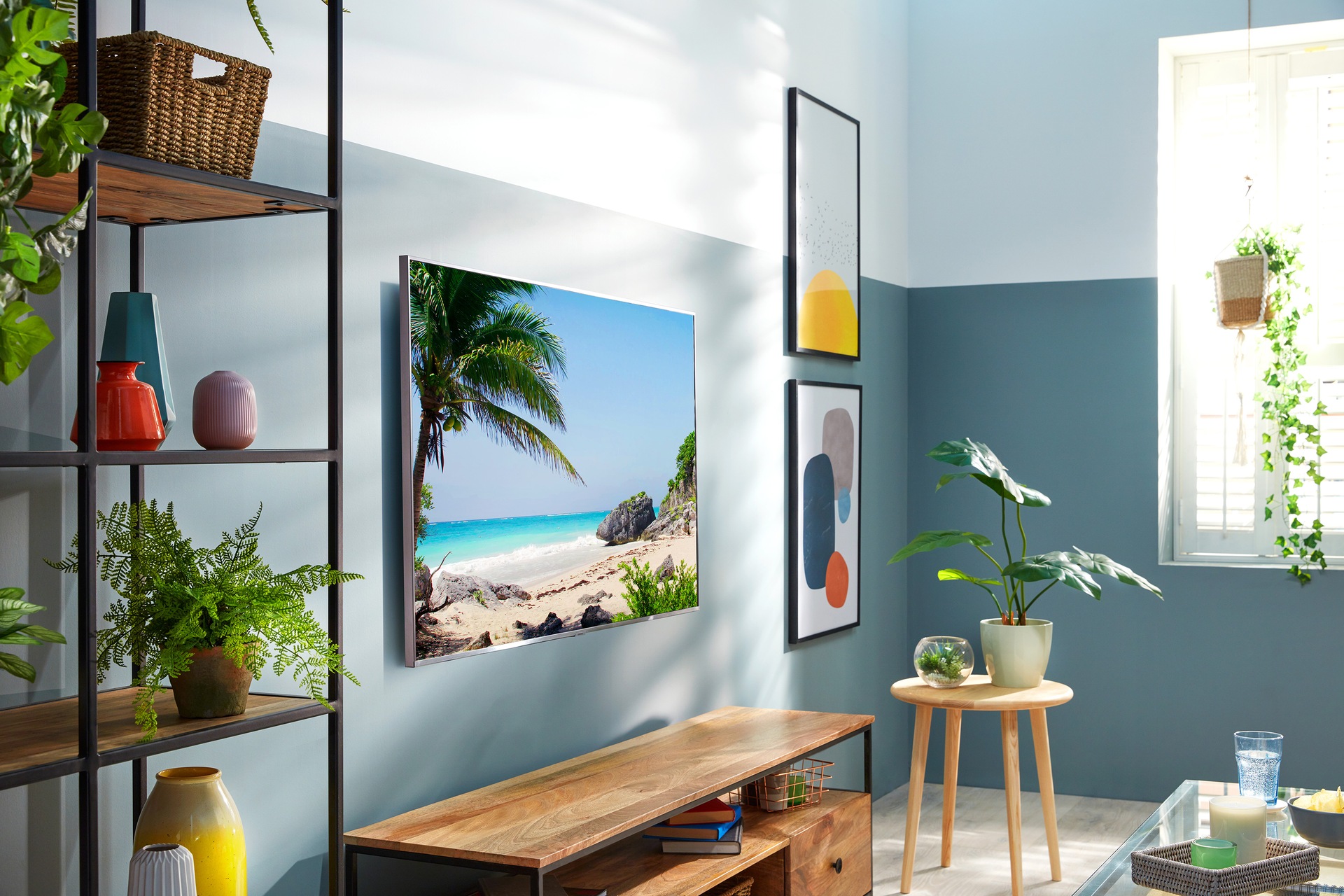 Wall-mounted Lifestyle Image