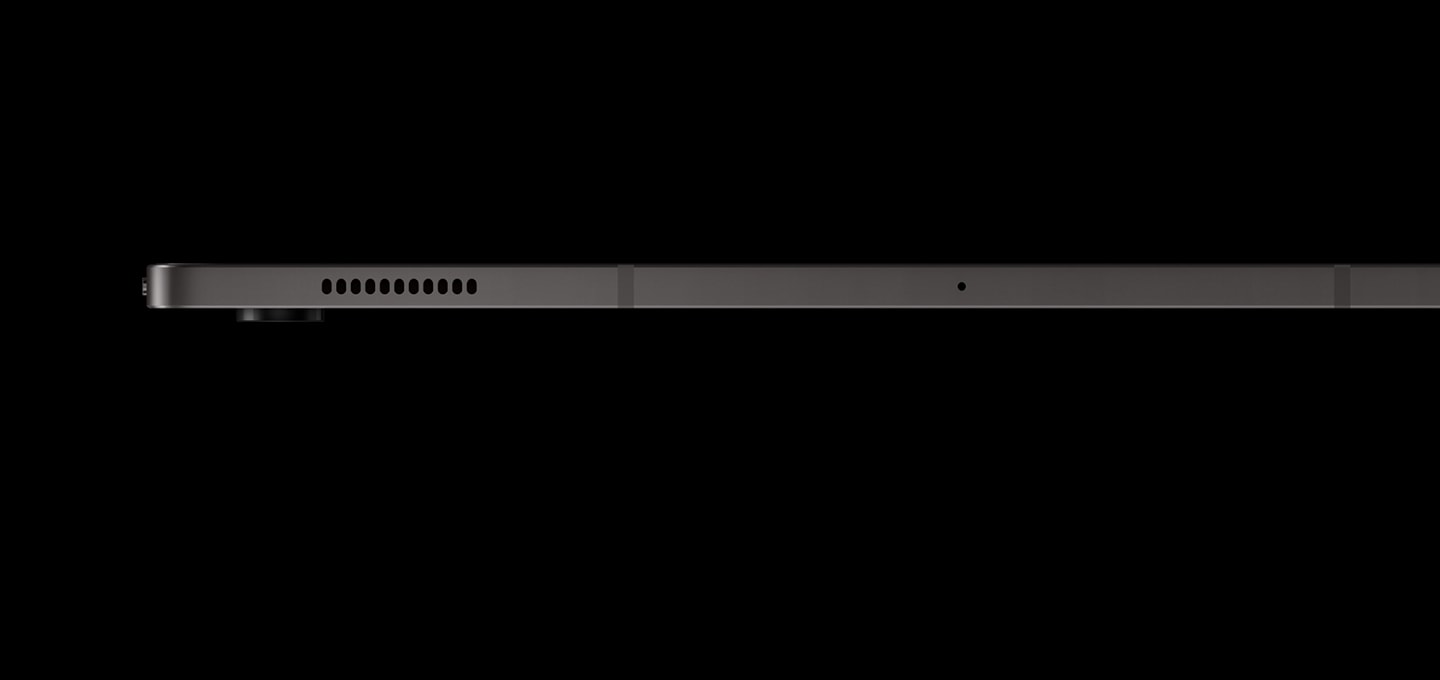 그라파이트 색상의 갤럭시 탭 S8 시리즈에 장착된 아머 알루미늄 프레임. 슬림한 디자인에 내구성을 강조하기 위해 나란히 슬라이드 됩니다. 