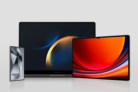 S24, 갤럭시북, 갤럭시탭의 정면이 좌측부터 보여지고 있습니다.