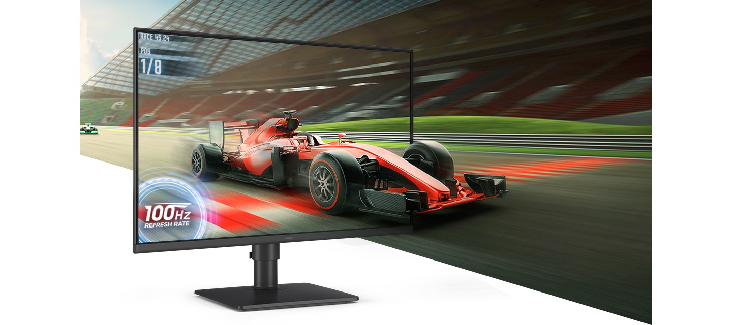 스포츠카 레이싱 경기장이 보이고, 가장 가운데에는 빨강색 스포츠카가 빠르게 달리는 장면이 보입니다. 모니터의 이미지가 스포츠카 레이싱 경기장 이미지 위에 걸쳐있습니다. 스포츠카 레이싱 경기장의 장면이 걸쳐있는 모니터 화면과 이질감 없이 연결되어있고, 모니터 화면의 우측 아래엔 빨강색 스포츠카의 앞면이 걸쳐져 있으며 모니터 밖으로 빠져나가는 듯 한 느낌을 줍니다. 모니터 화면의 왼쪽 아래엔 100Hz REFRESH RATE 라는 문구가 보입니다. 