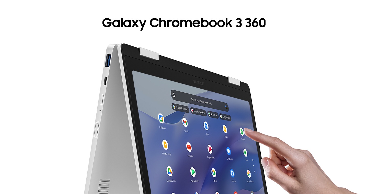 Galaxy Chromebook 3 360. 사용자가 갤럭시 크롬북 3 360의 화면을 터치하고 있습니다.