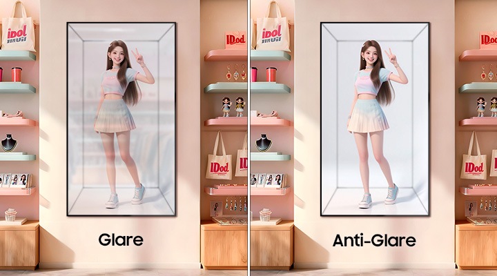 아이돌 소품샵 내부 벽면에 설치된 스페이셜 사이니지 화면으로 아이돌 이미지가 3D 버츄얼로 플레이되고 있으며, 왼쪽 화면은 화면에 공간이 비쳐보이고 있고, 오른쪽 화면은 화면에 공간비침 없이 깔끔하게 보이고 있습니다.