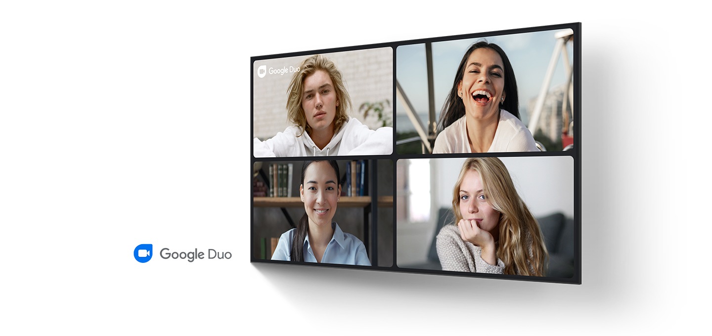 왼쪽 하단에 구글 듀오 로고가 있고 오른쪽에는 TV로 영상통화를 하고있는 네 사람이 보입니다.