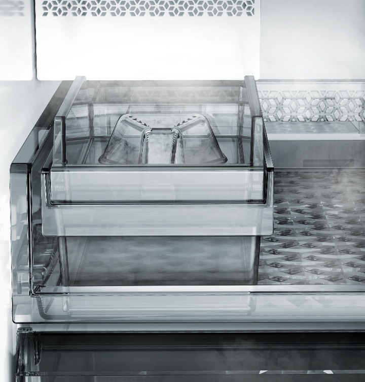 냉동실 빅 아이스메이커 확대 모습입니다.