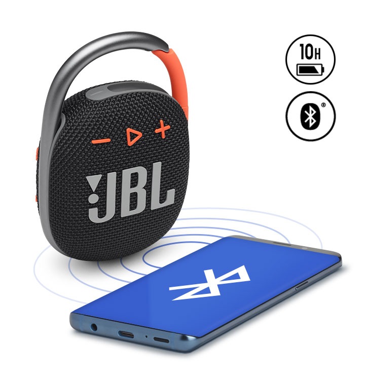 JBL CLIP 4 제품과 스마트폰이 연결되어 있는 이미지입니다.
