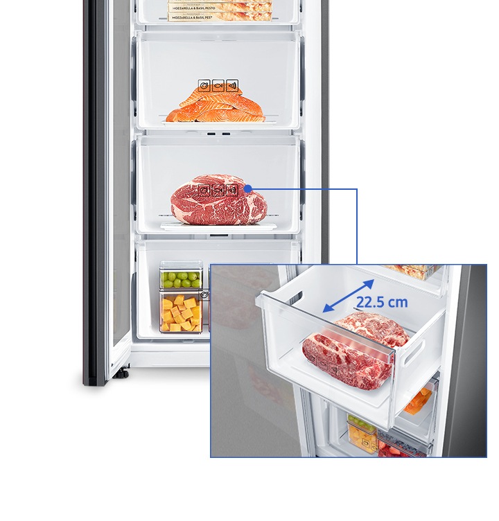 도어가 열린 냉동고의 빅박스가 확대되어 있으며, 고기가 들어있는 빅박스의 폭을 화살표와 22.5cm 텍스트로 보여주고 있습니다.