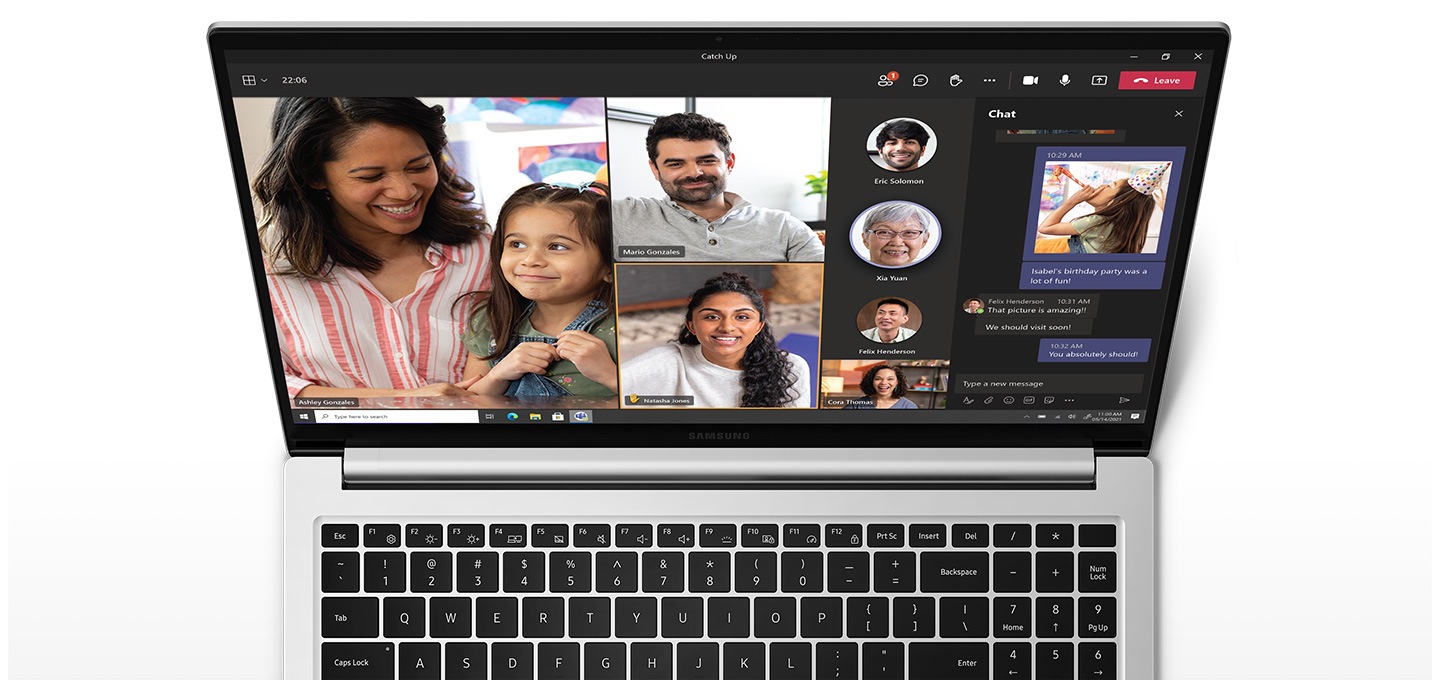 노이즈 캔슬링 기능이 적용되어 외부의 잡음을 제거하여 내 목소리가 상대방에게 깨끗이 전달될 수 있습니다. 뿐만 아니라 Studio 모드를 적용하면 화면 필터를 통해 내 모습을 더 예쁘게 보정할 수도 있습니다.