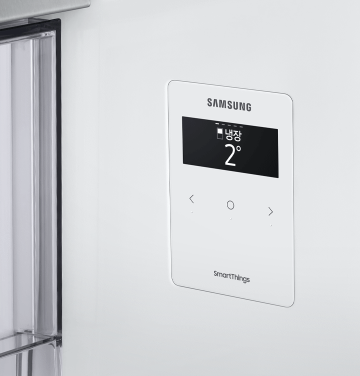 냉장고 디스플레이가 확대되어 보여지고 있습니다.