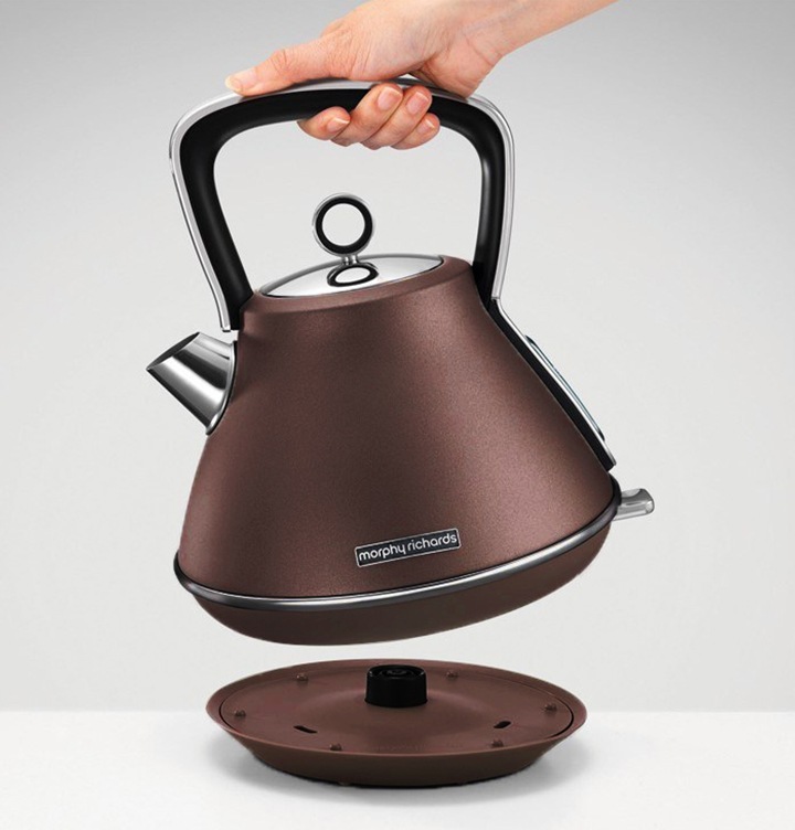 360도 회전 받침대를 보여주고 있습니다.