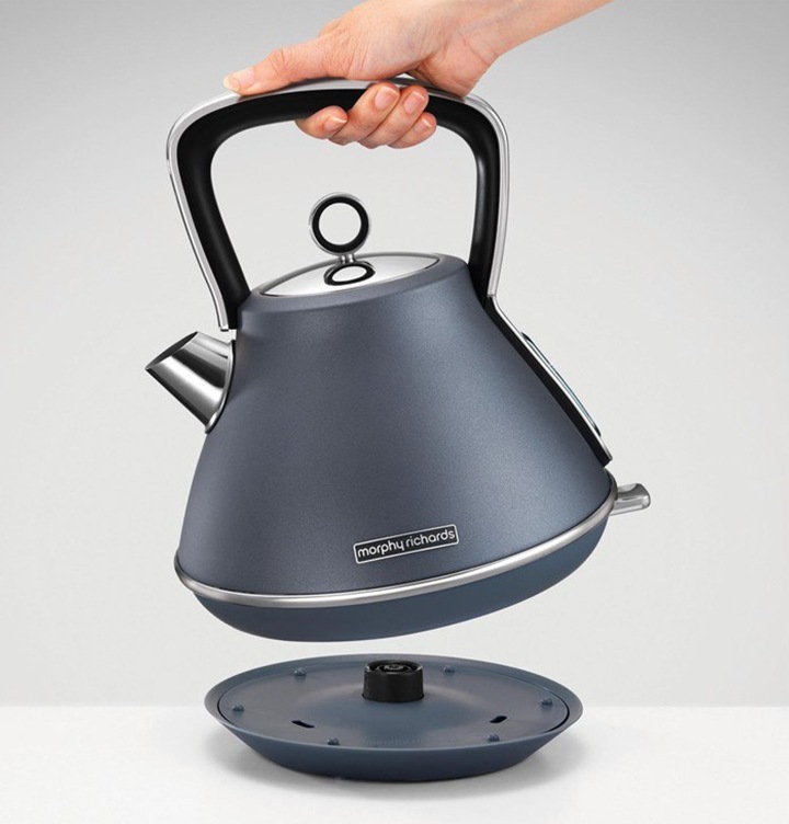 360도 회전 받침대를 보여주고 있습니다.