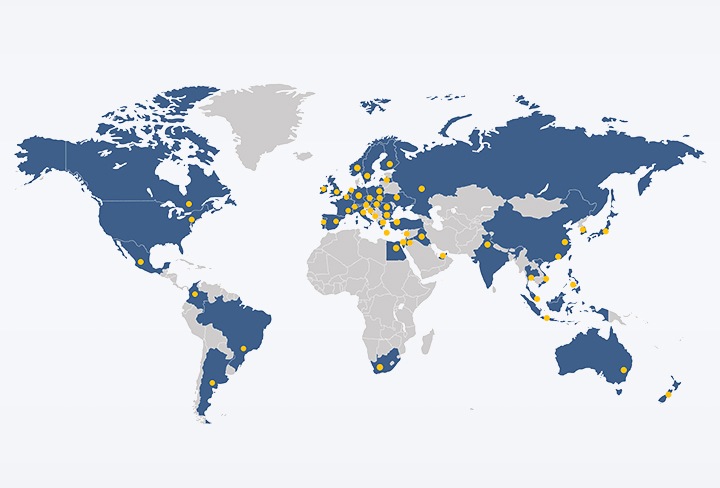 세계지도가 푸른색으로 표시되고있고 각자 노란색점으로 각국에서 솜피가 제품을 판매하는 장소들이 시각적으로 표현되고 있습니다.