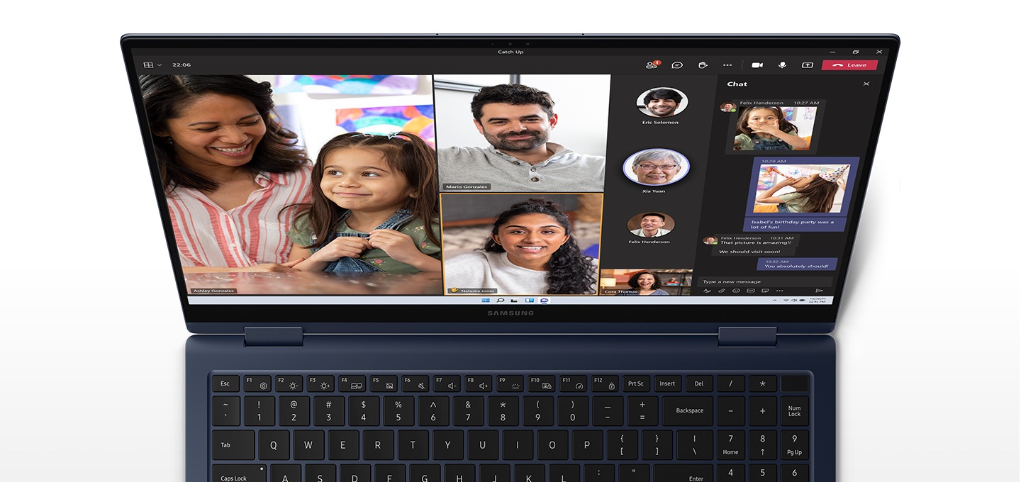 노이즈 캔슬링 기능이 적용되어 외부의 잡음을 제거하여 내 목소리가 상대방에게 깨끗이 전달될 수 있습니다. 뿐만 아니라 Studio 모드를 적용하면 화면 필터를 통해 내 모습을 더 예쁘게 보정할 수도 있습니다.