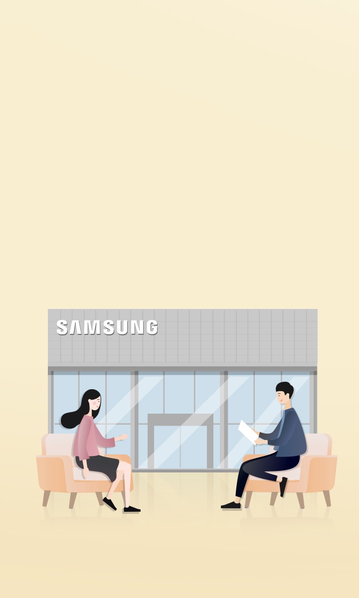 여자, 남자가 의자에 앉아 얘기를 나누고 있으며, 뒤로 삼성전자 매장이 있습니다