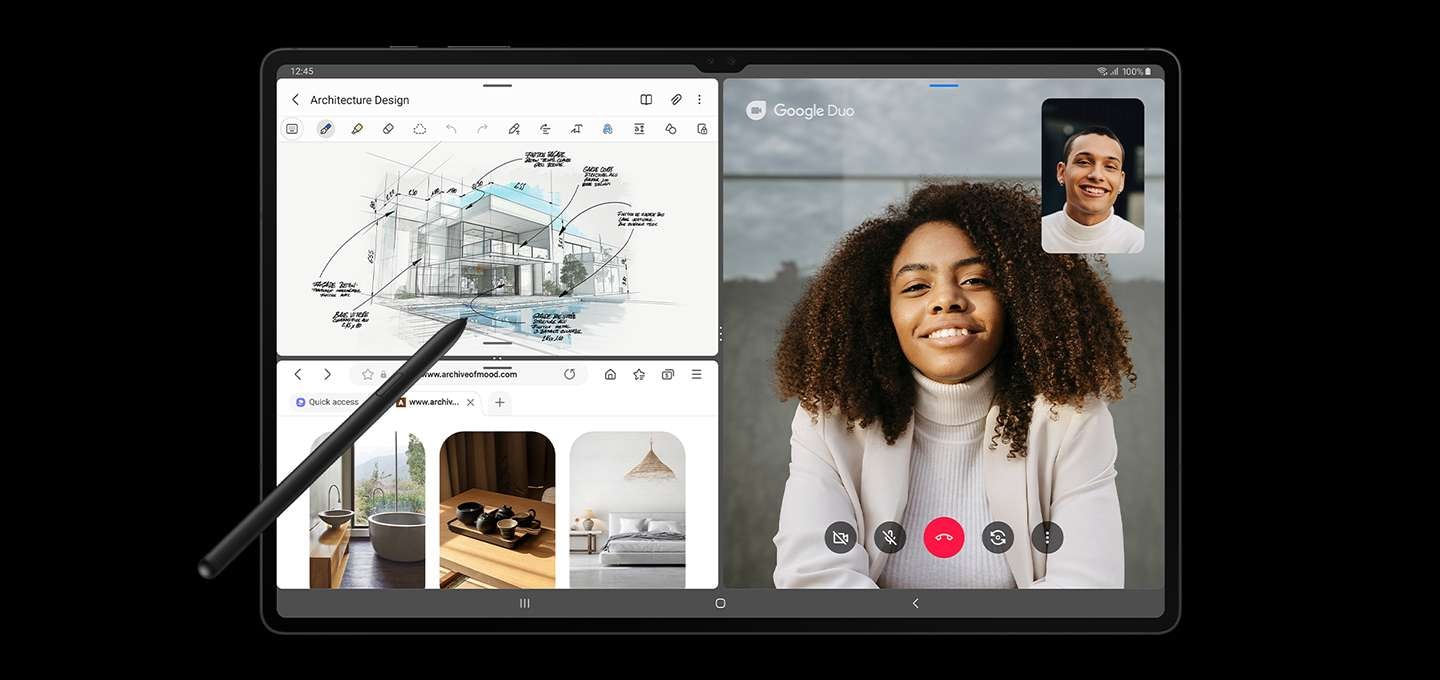 갤럭시 탭 S8 시리즈의 울트라 와이드 화면 안에 화상통화를 하는 여성의 모습이 있습니다. 곧 화면이 축소되며 세 개의 창으로 분할됩니다. 왼쪽 상단의 창은 건축 스케치가 그려져있으며 왼쪽 하단은 세 가지 장식 자료가 있습니다.화면 오른쪽의 큰 화면은 첫 화면의 여성의 모습과 함께 통화하는 남성의 모습이 있습니다.