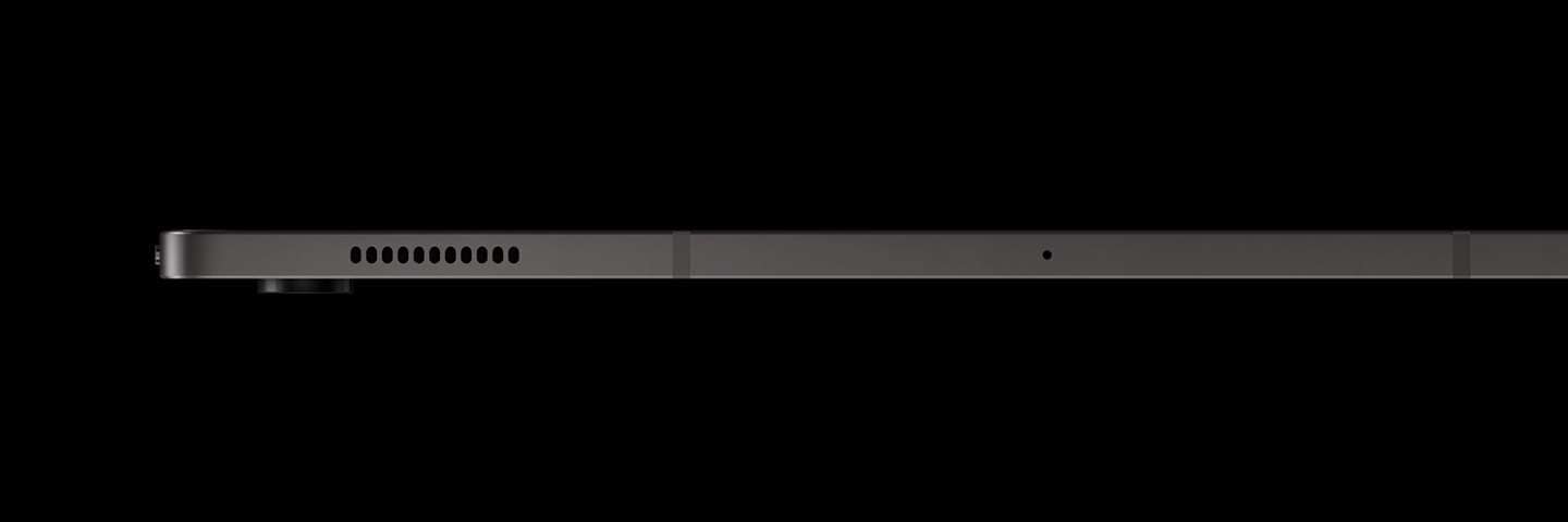 그라파이트 색상의 갤럭시 탭 S8 시리즈에 장착된 아머 알루미늄 프레임. 슬림한 디자인에 내구성을 강조하고 있습니다.
