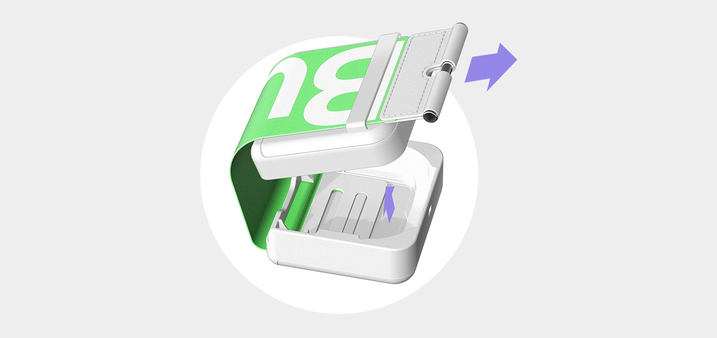 버즈 스트랩 커버의 스트랩을 어떻게 교체하는지 알려주는 이미지 입니다. 아래에서 위로 스트랩을 뺄 수 있습니다.