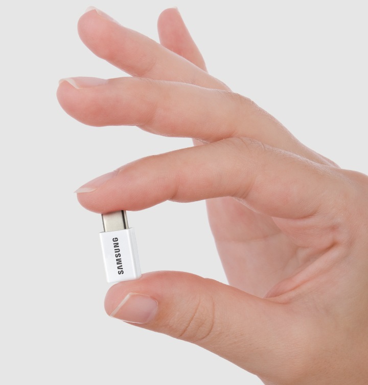 Type-C 젠더의 미니 사이즈에 대하여 보여주고 있습니다.