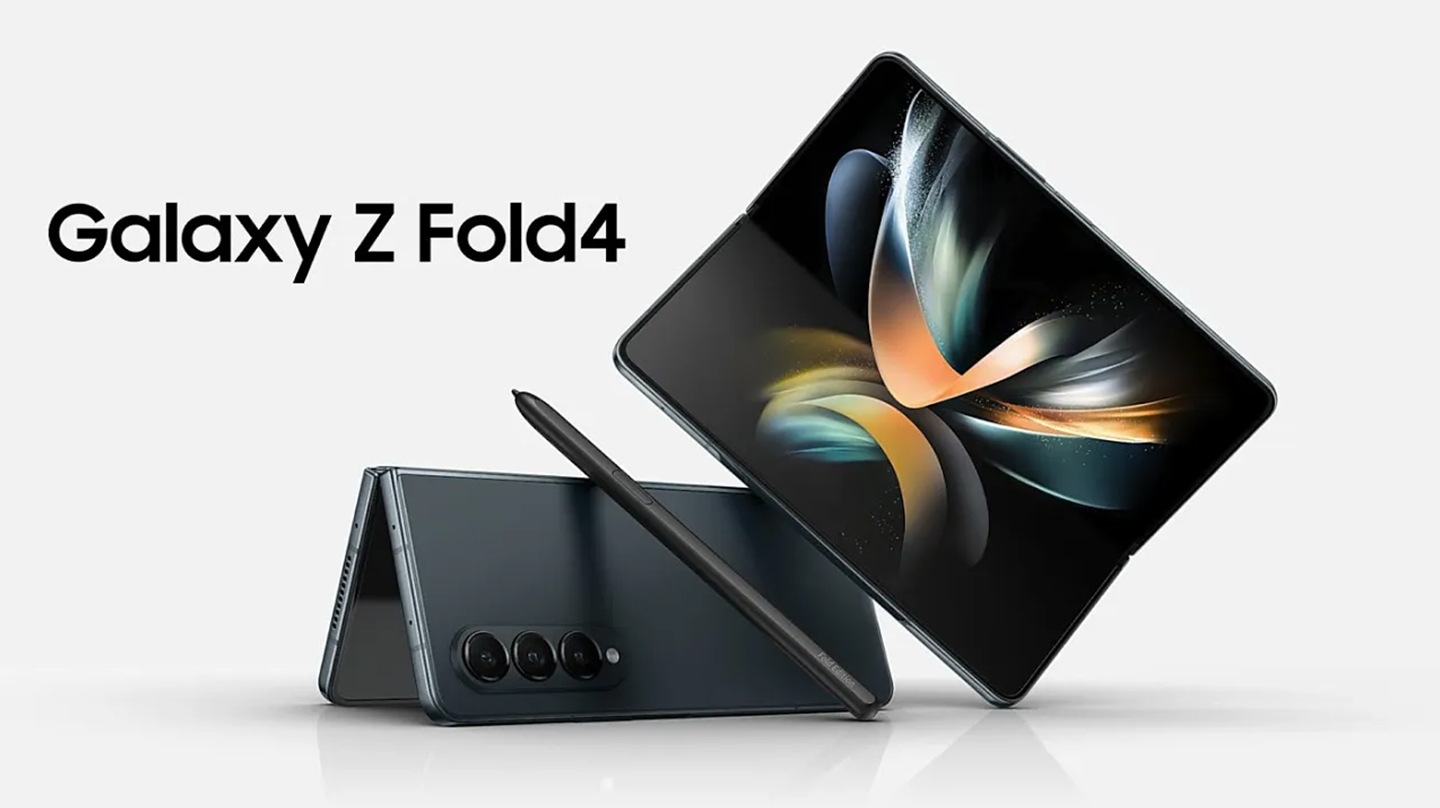갤럭시 Z 폴드4 2대가 S펜과 함께 놓여져 있습니다. 좌측 상단에는 'Galaxy Z Fold4' 텍스트가 적혀 있습니다.