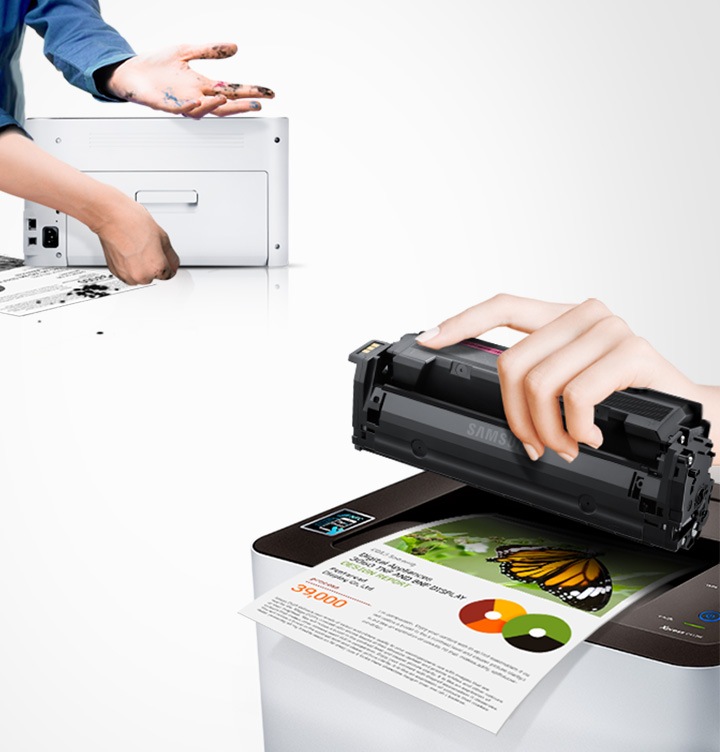 이미지 왼쪽 상단에는 비정품 제품를 사용하여 손에 잉크가 묻은 이미지가 있고 이미지 오른쪽 하단에는 프린터 오른쪽에서 내려본 이미지와 정품 제품을 손에 들고 있는 정면 이미지가 있습니다.