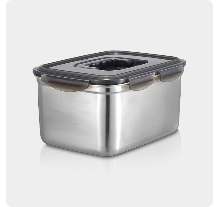 메탈김치통의 45도 측면을 보여주고 있습니다.