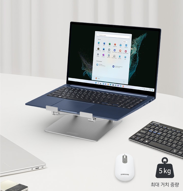 최대 거치 중량 5 kg의 견고한 내구성으로 안정적인 거치를 할 수 있습니다.