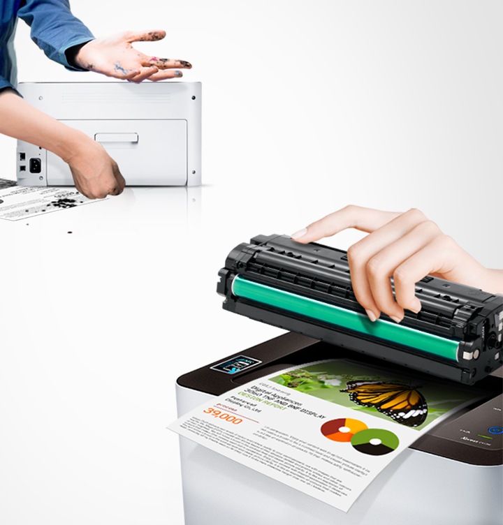 삼성 정품 토너가 고장 없이 안전함을 보여주는 컷으로서, 좌측에 비정품 토너를 사용한 프린터는 토너가 고장이 났고, 우측에 삼성 정품 토너를 사용한 프린터는 고장없이 출력물이 보이고 있습니다.