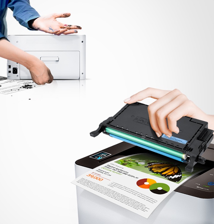 삼성 정품 토너가 고장 없이 안전함을 보여주는 컷으로서, 좌측에 비정품 토너를 사용한 프린터는 토너가 고장이 났고, 우측에 삼성 정품 토너를 사용한 프린터는 고장없이 출력물이 보이고 있습니다.