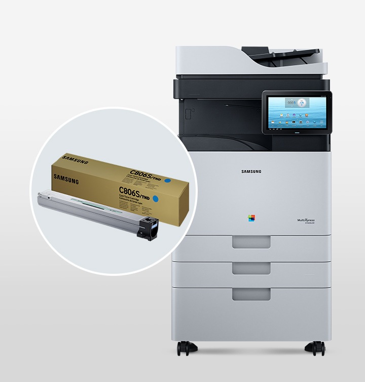 이미지 오른쪽 부분에는 사무용 복합기 이미지 왼쪽 부분에 사이안 컬러 토너 제품상자와 제품 이미지가 위에서 아래로 나열되어 있습니다.